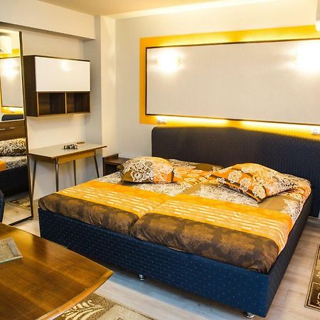 Apartament Calea Bucuresti ปีเตช ภายนอก รูปภาพ