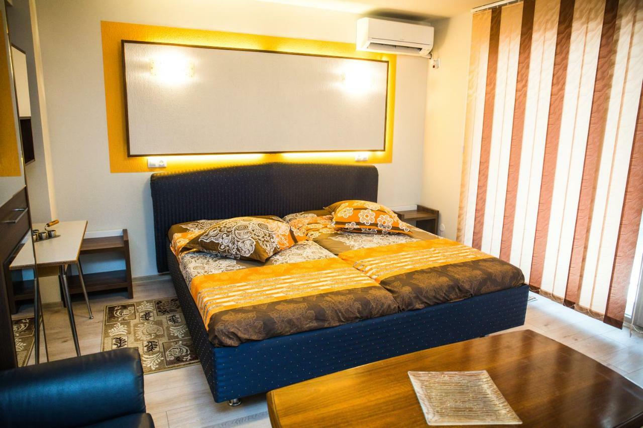 Apartament Calea Bucuresti ปีเตช ภายนอก รูปภาพ