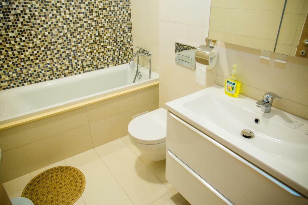 Apartament Calea Bucuresti ปีเตช ภายนอก รูปภาพ
