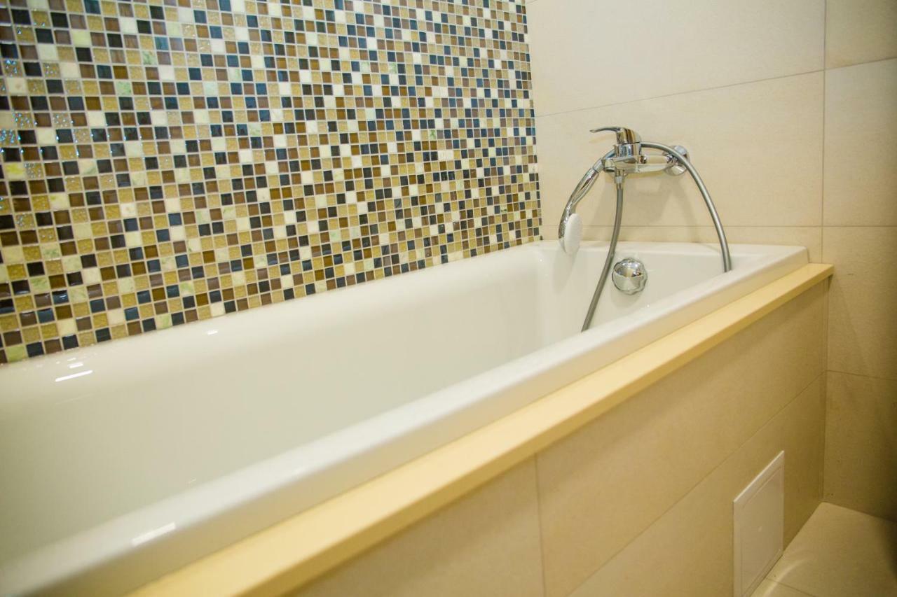 Apartament Calea Bucuresti ปีเตช ภายนอก รูปภาพ