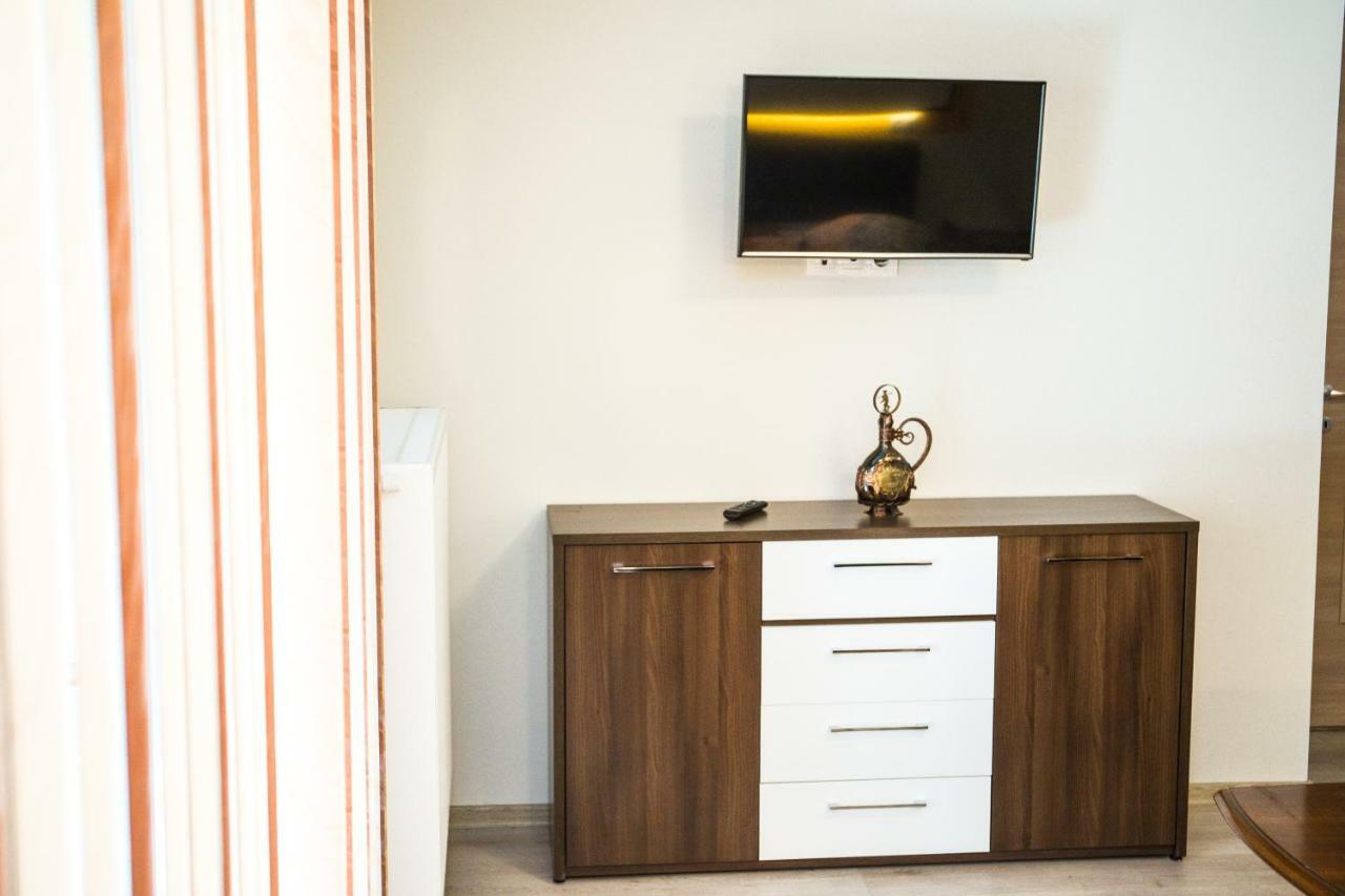 Apartament Calea Bucuresti ปีเตช ภายนอก รูปภาพ